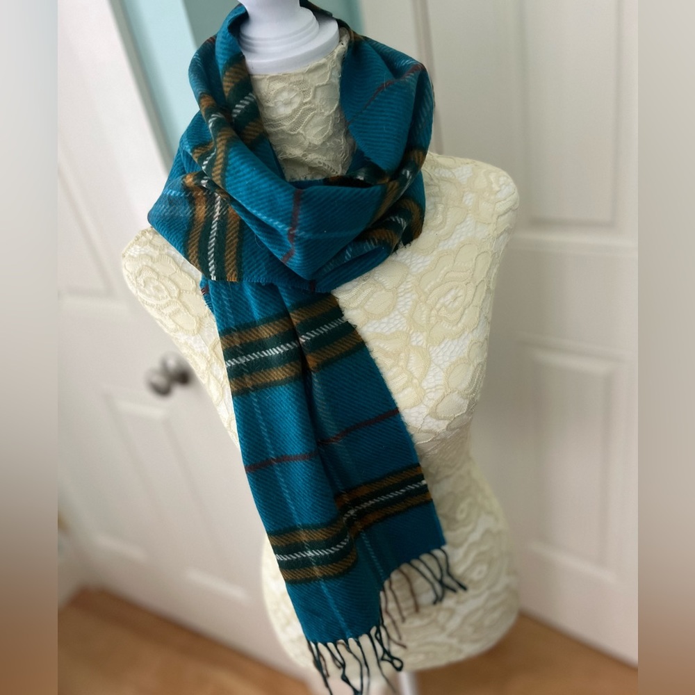 Perry Ellis plaid Merino wool scarf